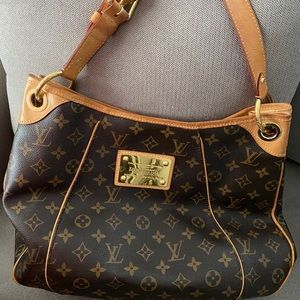 Louis Vuitton Galliera handbag